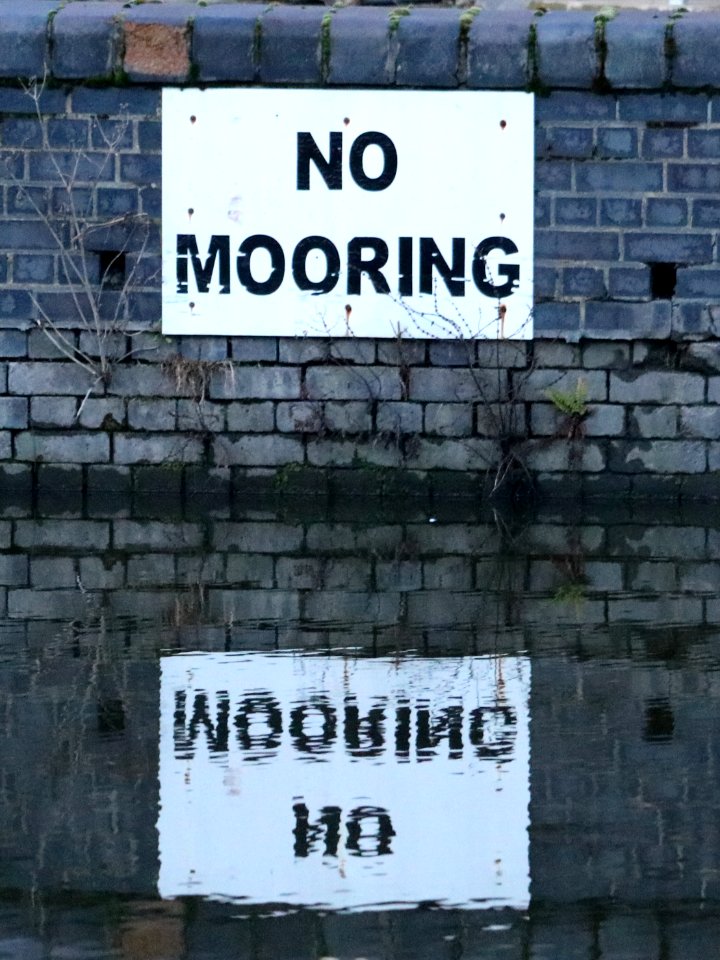 Move along there!