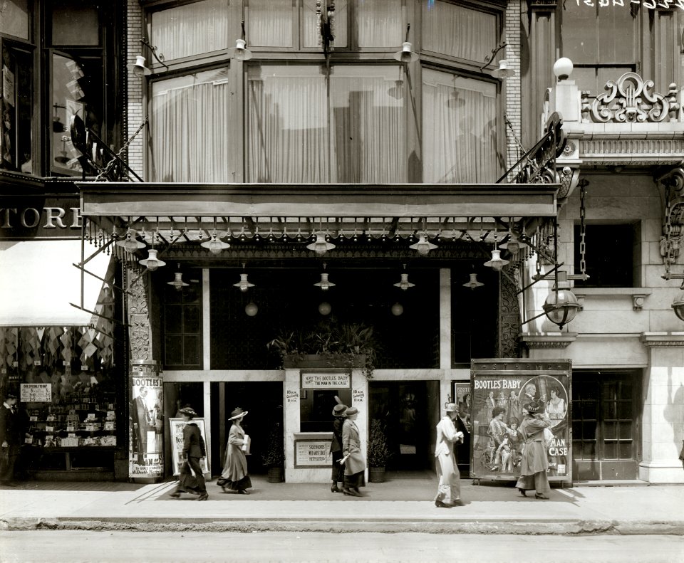 Capturing the City: Photographs from the Streets of St. Louis, 1900–1930