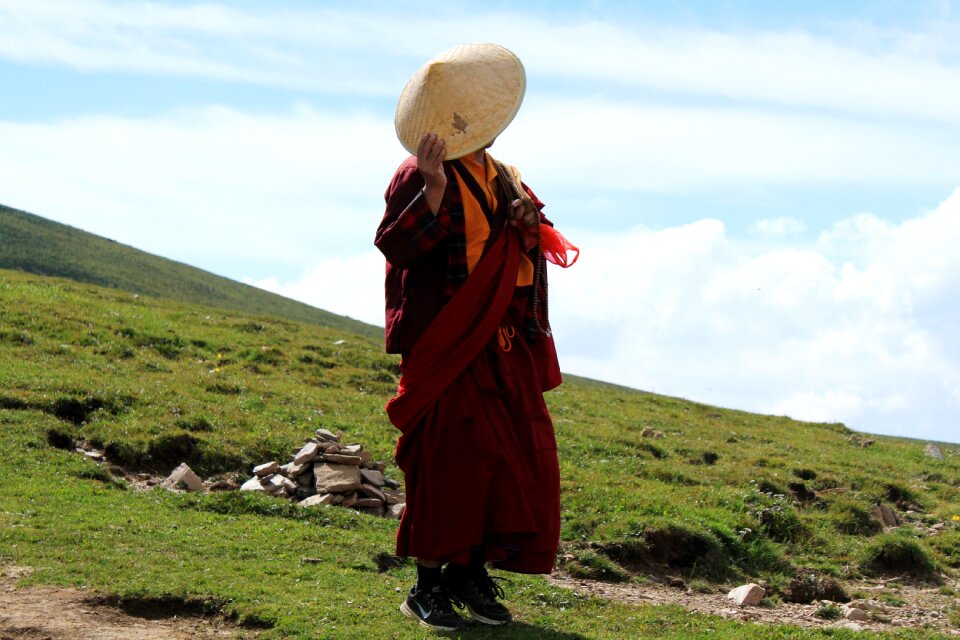 Religion lama on foot