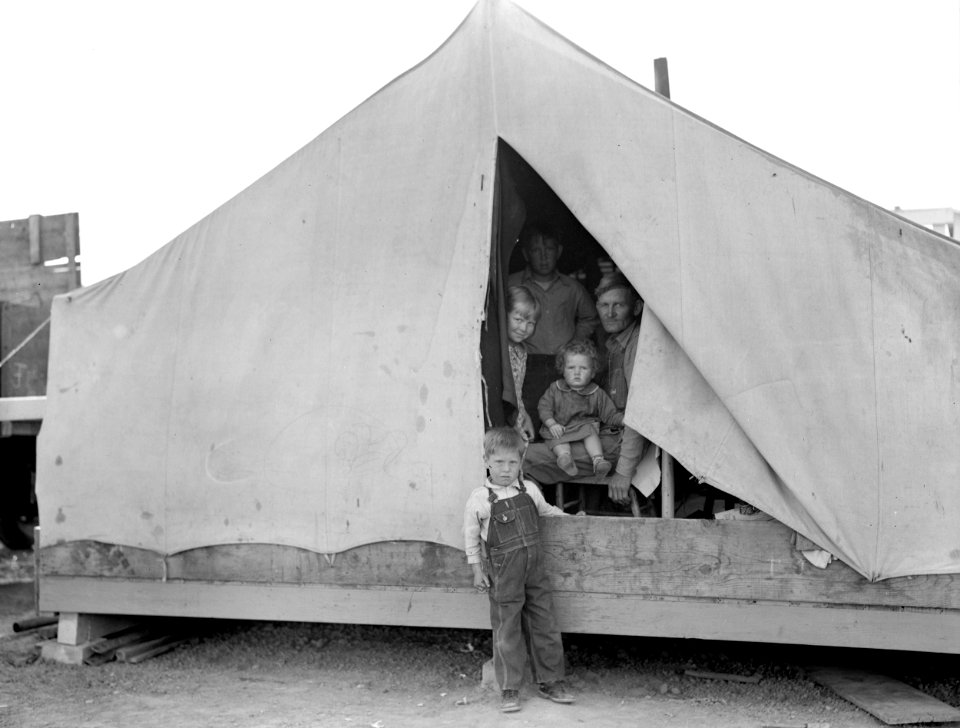 Tent of Family of mother, father and eleven children. 8b33246a