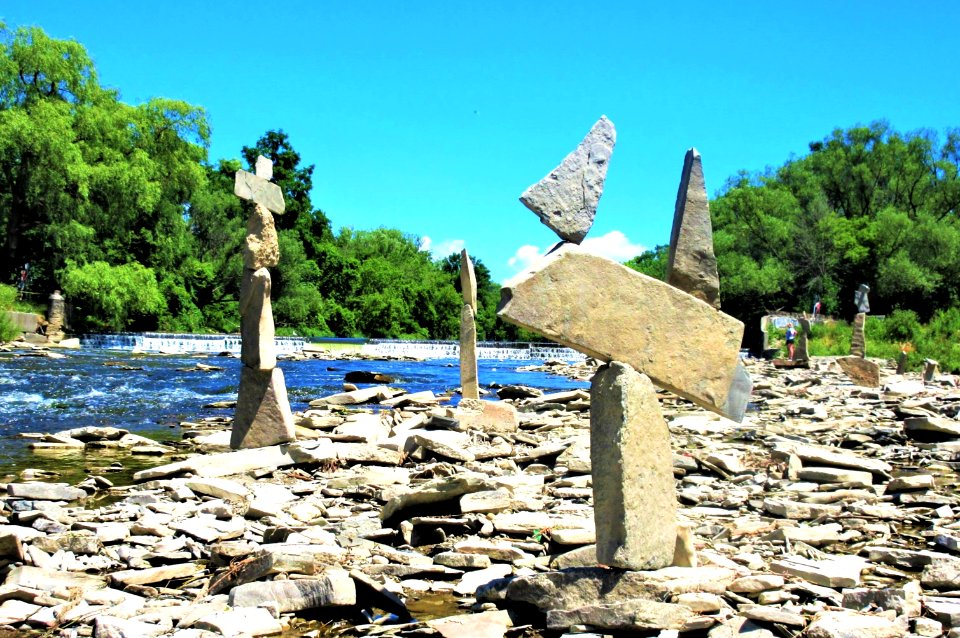 the lightness of stones