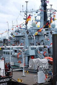 Hafengeburtstag hamburg ships and flags