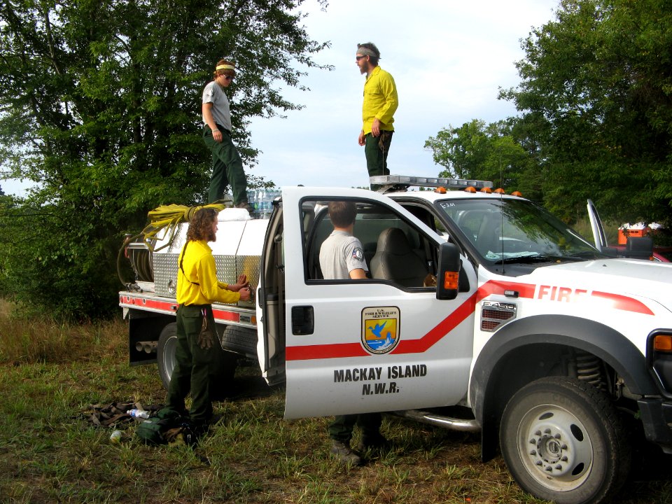 AmeriCorps NCCC prepares Mackay Island engine