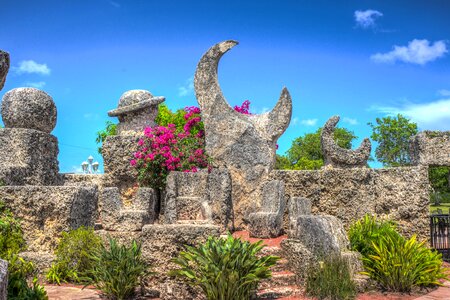 Attraction blocks landmark photo