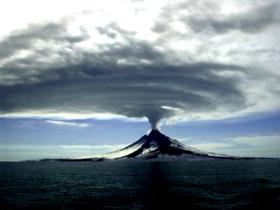 Augustine Eruption 2006 photo