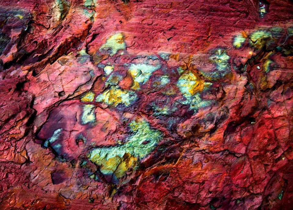 Gunsight Trail - Scratches In The Pan