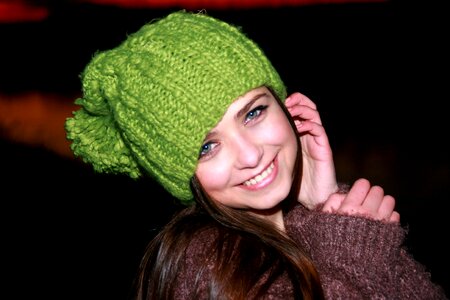 Green eyes hat sky