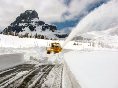 Logan Pass Parking Lot (2) 5.13.16