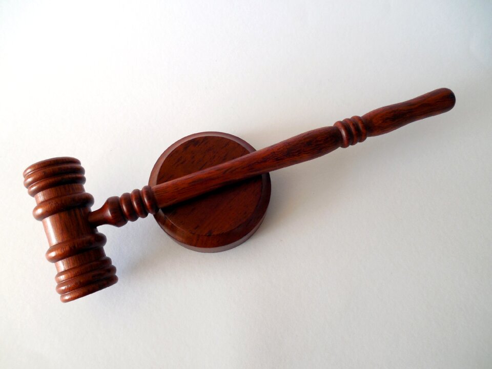 Court lawyer paragraphs