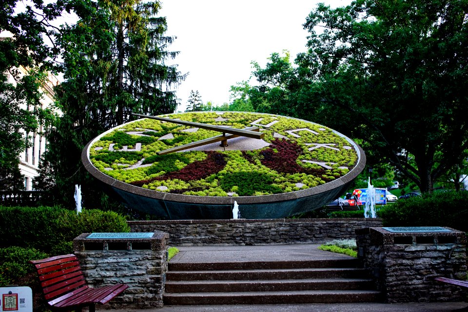 Kentucky state Capital Floral clock.