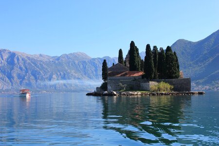 Solitary tranquil reflection