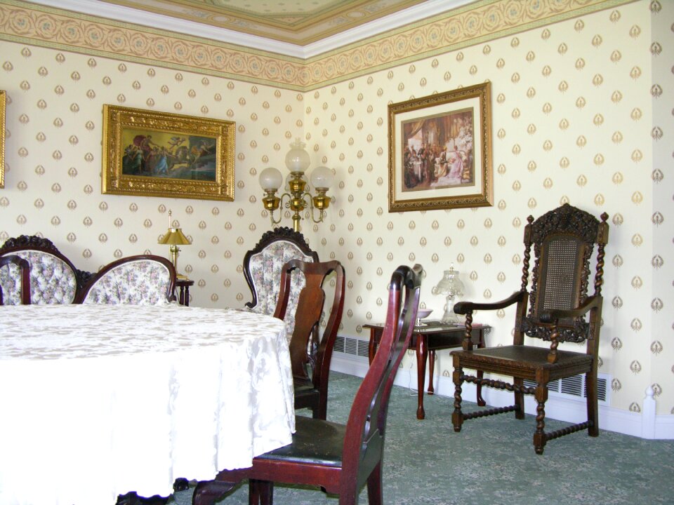 Victorian dining room formal living wall paper