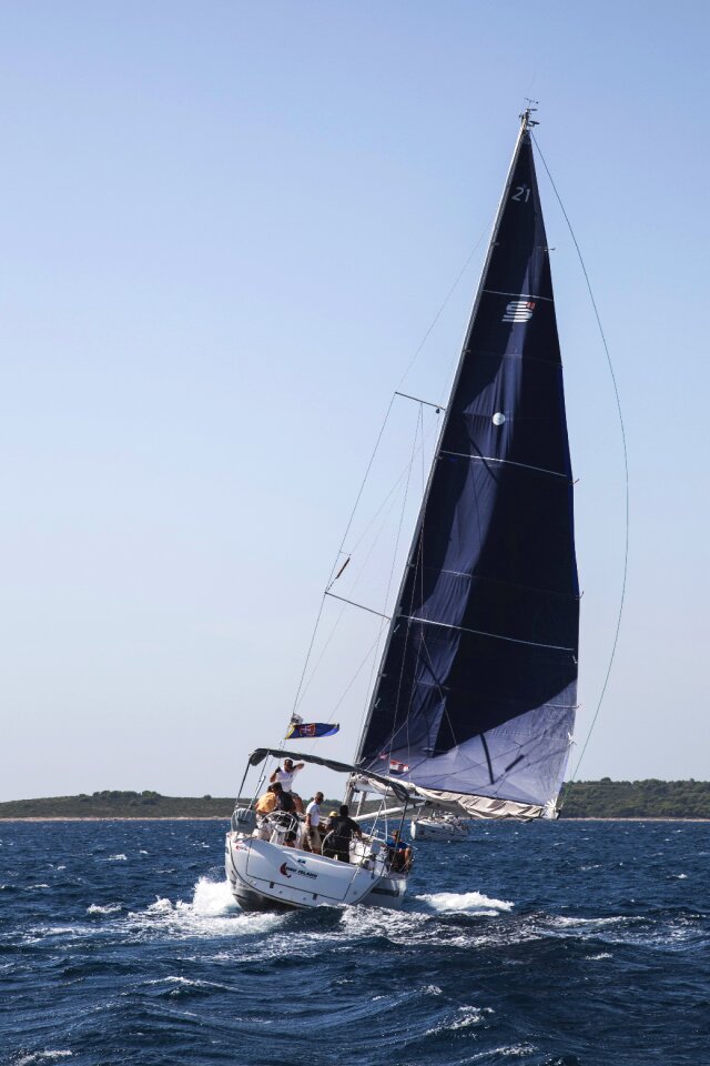 Sea sail boat water photo