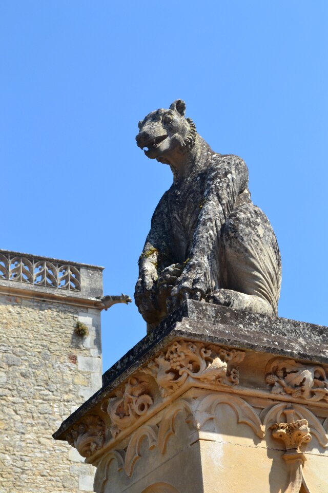 Monster chateau des milandes base