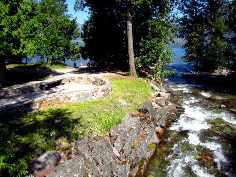 Lake McDonald Lodge (patio next to the creek) - 9