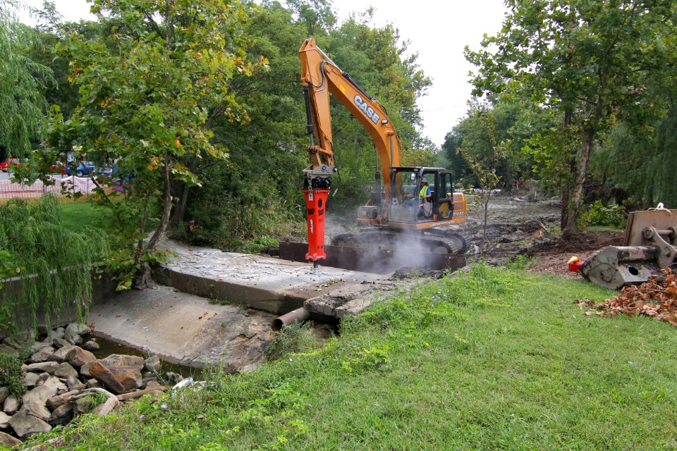 Construction to remove Centreville Dam