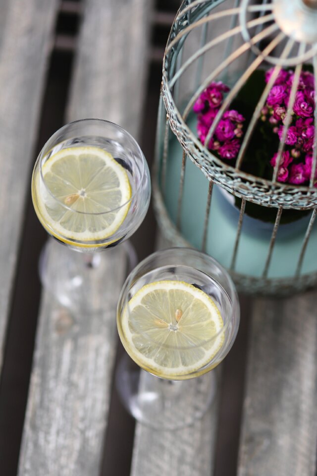Glass lemonade yellow