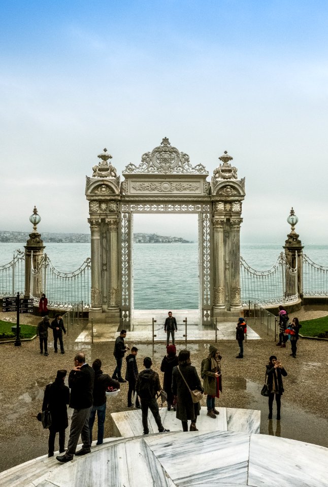 Puerta hacia el Bósforo del Palacio de Dolmabahçe