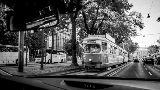 Tranvía en las calles de Viena. photo