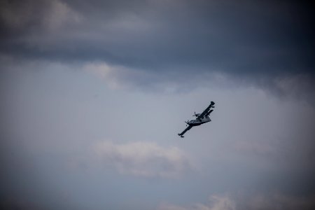 CL-215 Superscooper Airplanes Drop Water on the Howe Ridge Fire, 2018