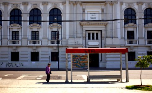 Anciana al sol, Valparaíso. photo