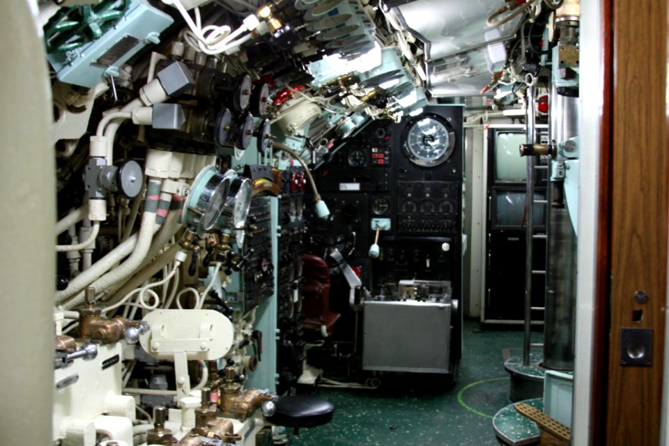 Submarino O'Brien, sala de comando.