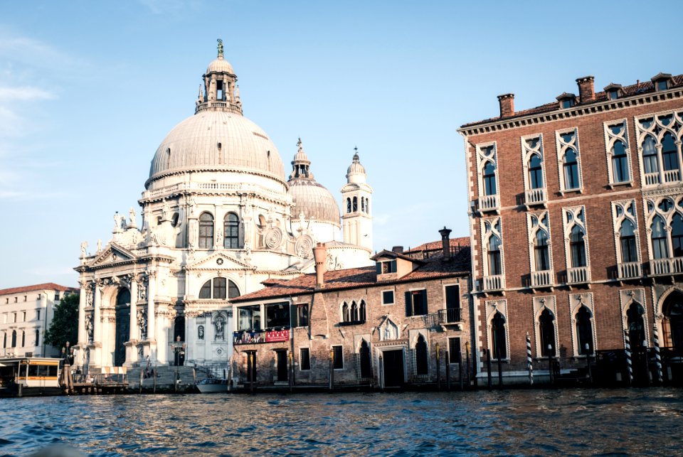 Basílica de Santa Maria della Salute vista desde el Gran Canal.