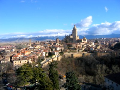 Sobre la Torre de Juan II del Alcázar de Segovia