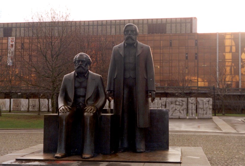 Karl Marx y Friedrich Engels en el Marx-Engels Forum