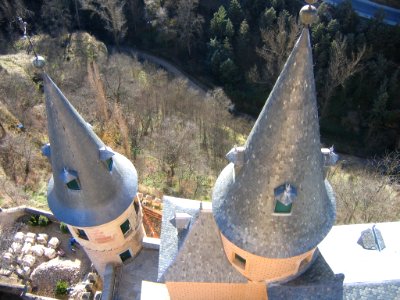 Sobre la Torre de Juan II del Alcázar de Segovia