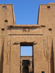 Entrada del Templo de Horus