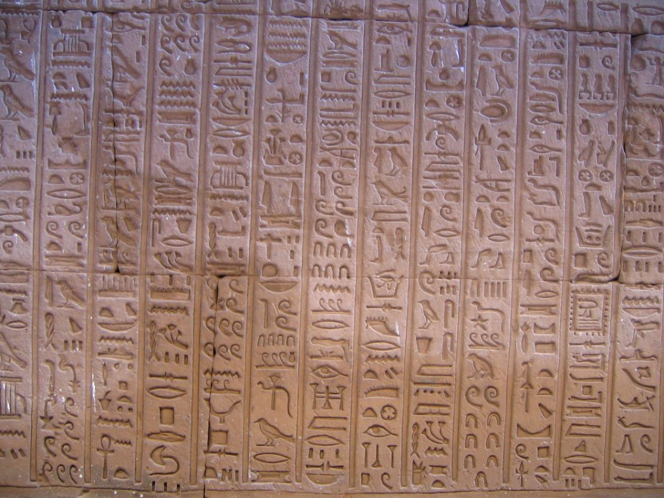 Jeroglíficos en el Templo de Horus