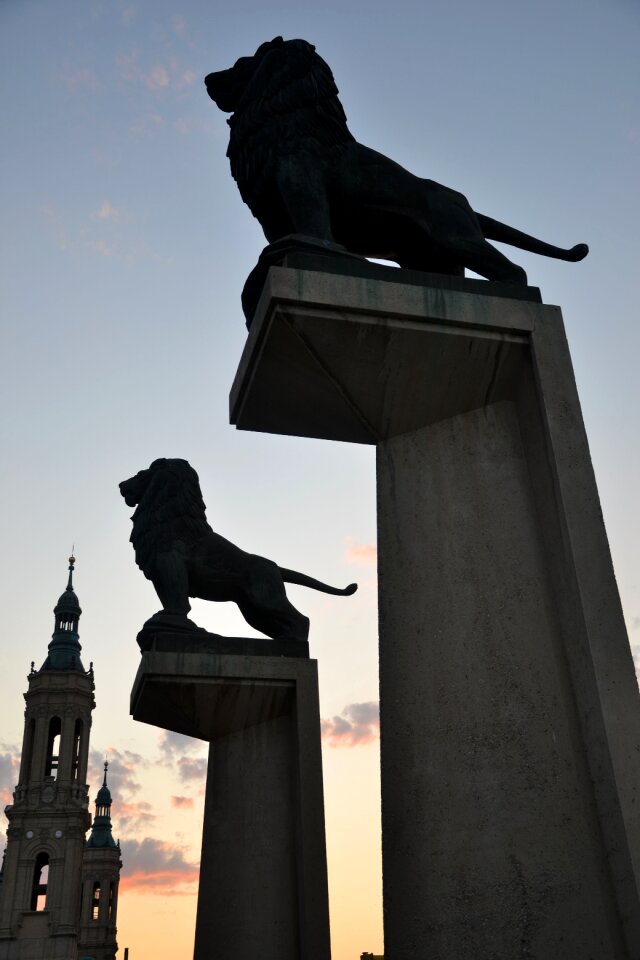 Silhouettes sculpture saragossa