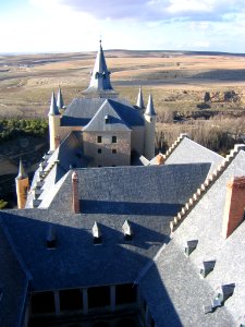 Sobre la Torre de Juan II del Alcázar de Segovia