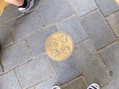 Bajo la Puerta de San Miguel, en Bratislava.