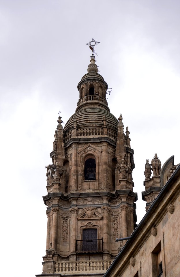 Una de las torres de la Clerecía, en Salamanca.