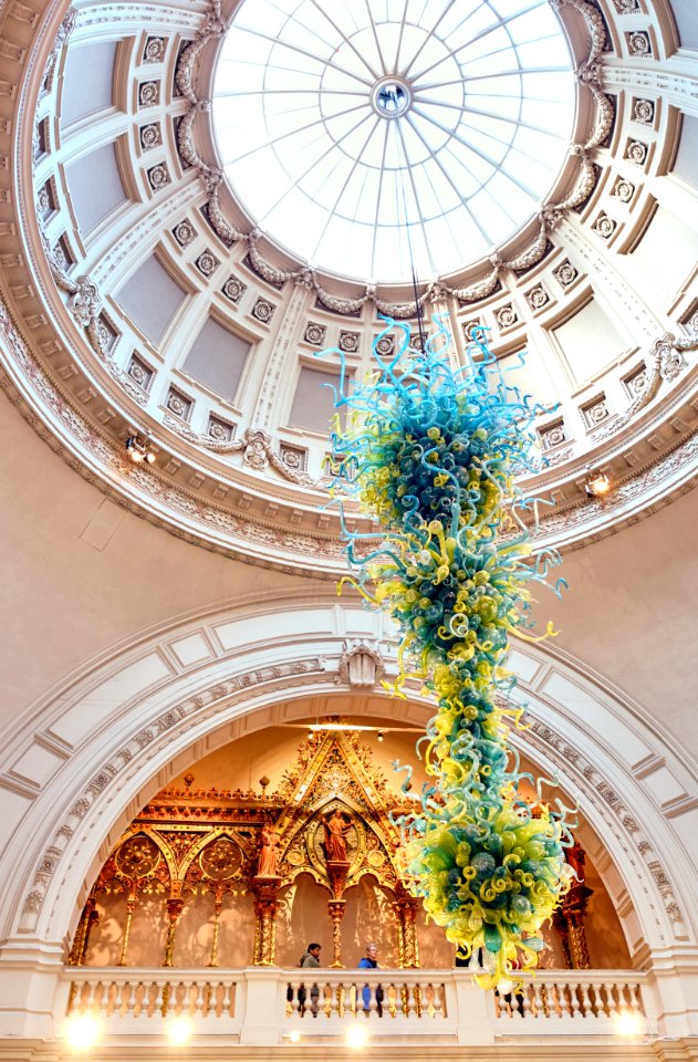 Lámpara y cúpula del V&A Museum, Londres