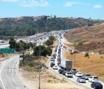 Traffic West Up Kellogg Hill photo