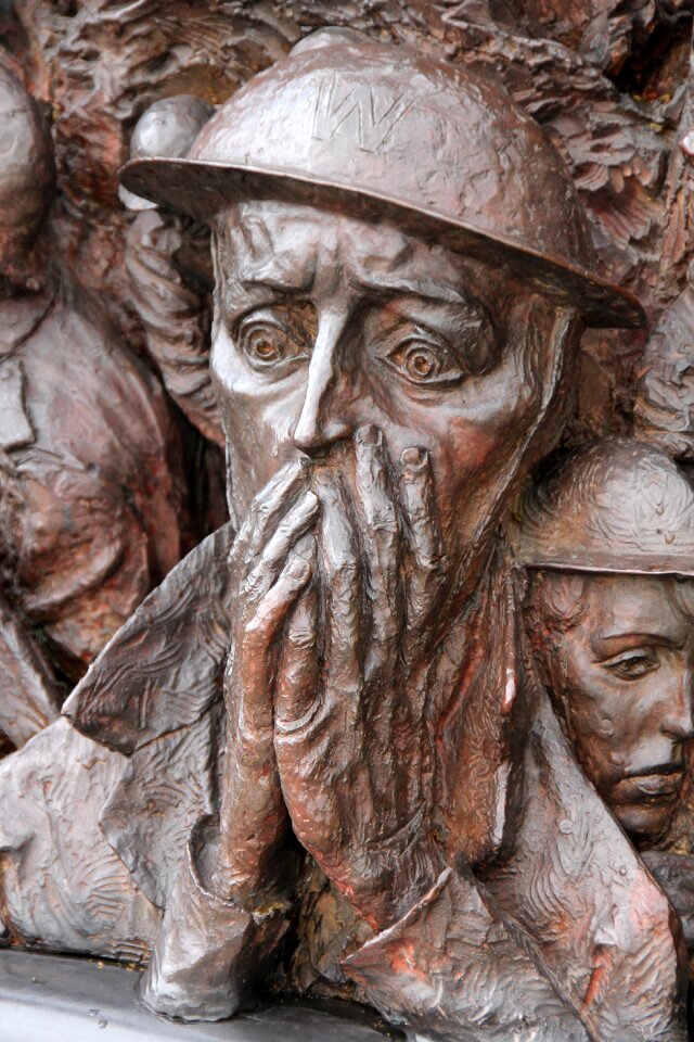 Favor world wars mourning