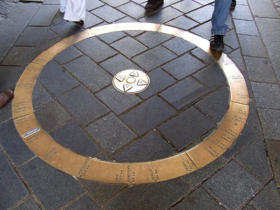 Bajo la Puerta de San Miguel, en Bratislava.