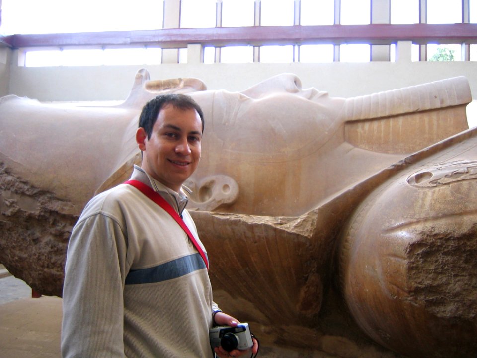 Escultura monumental de Ramsés II