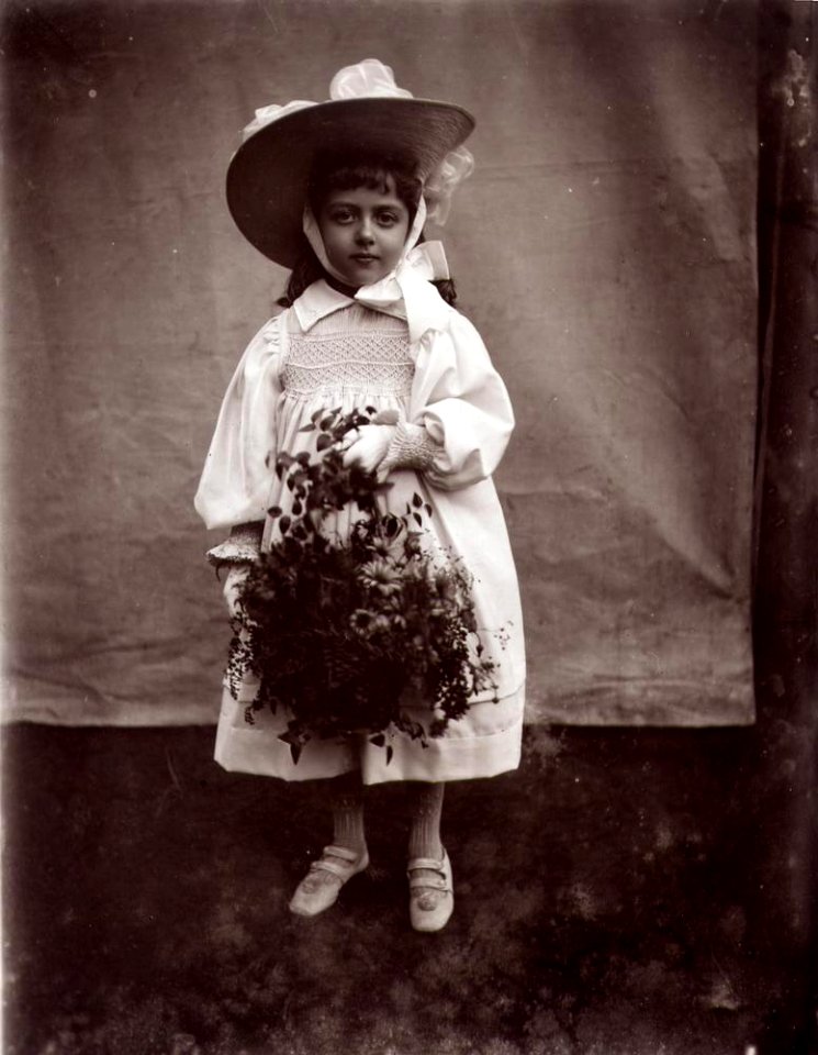 girl with flowers