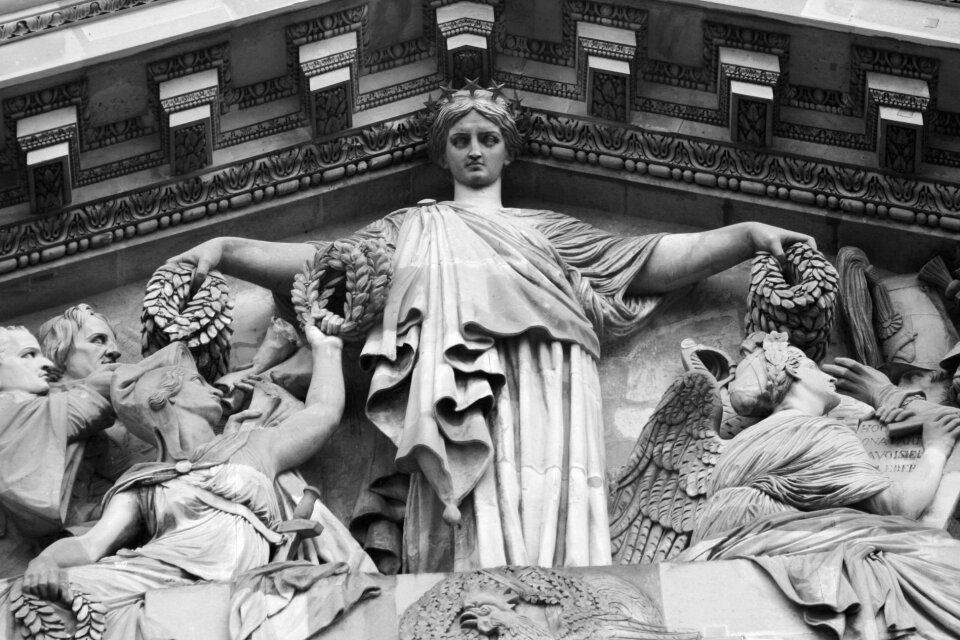 Paris halloween temple france