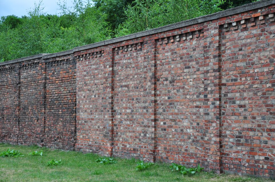 Monument lake dusia ghetto
