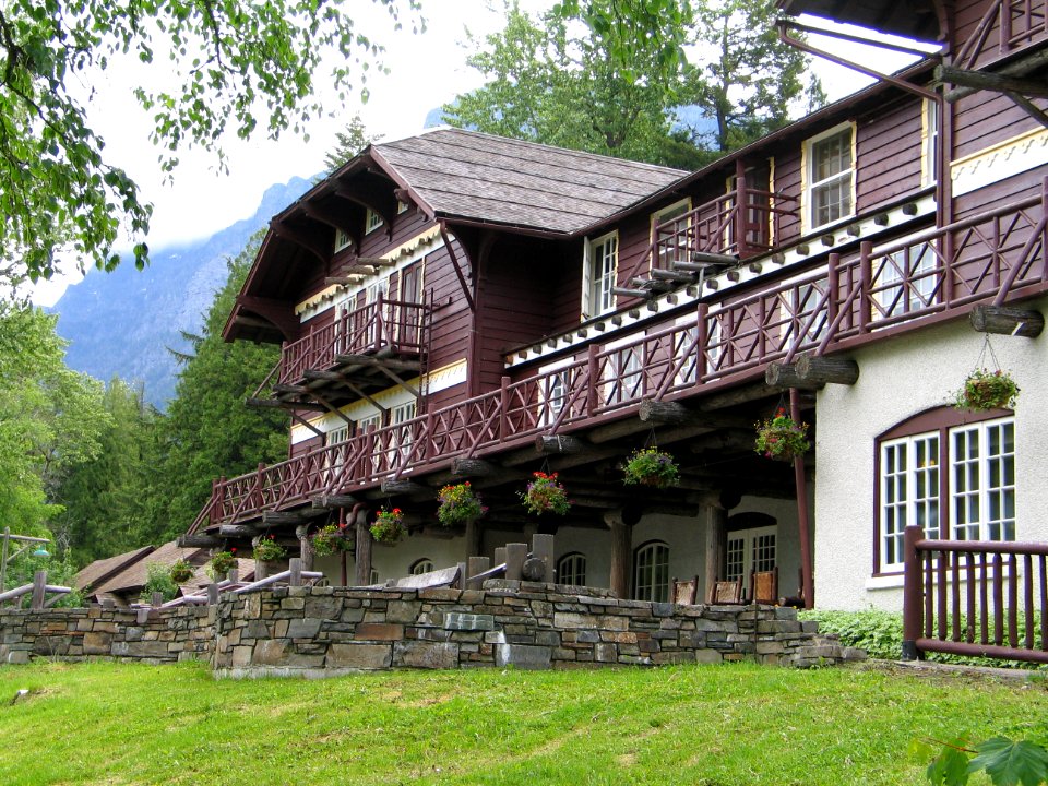 Lake McDonald Lodge