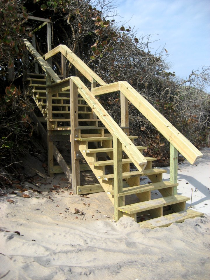 Archie Carr - repaired crossover bridge and stairs side view