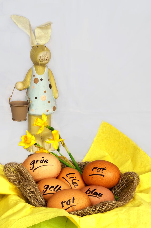 Egg hare figure