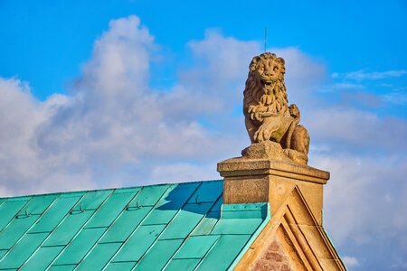 Statue lion wartburg castle photo