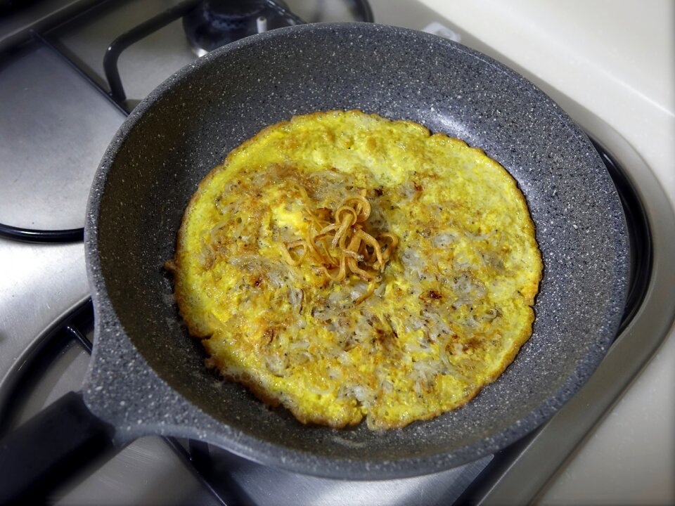 Yellow meal cooking