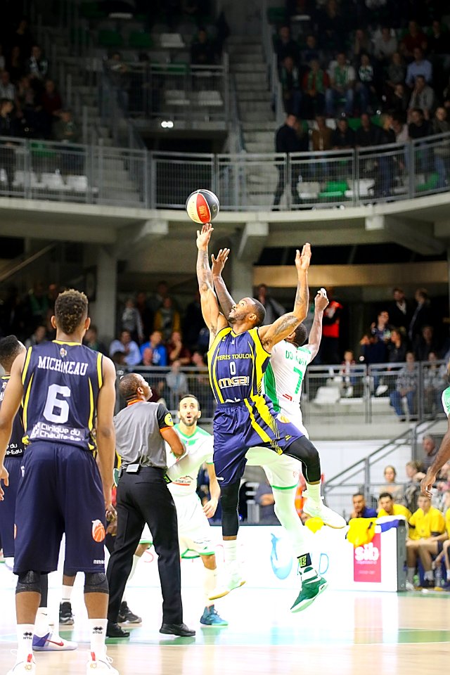 ESSM LE PORTEL - HYERES TOULON VAR BASKET